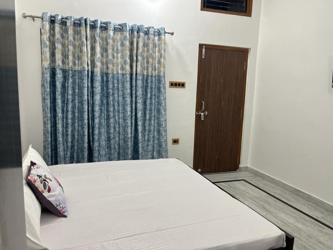 Shri Ram International Home Stay Ayodhya المظهر الخارجي الصورة