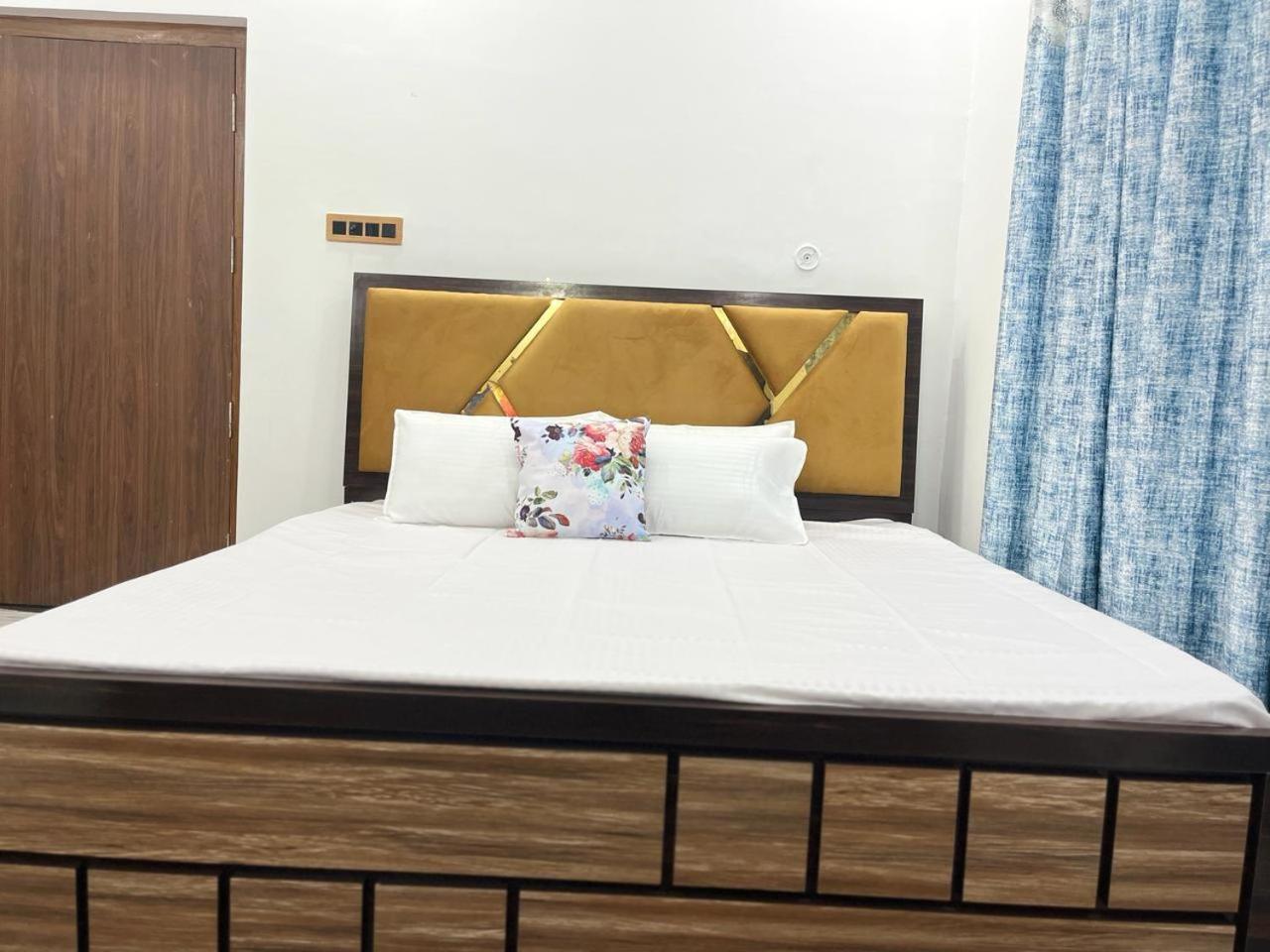 Shri Ram International Home Stay Ayodhya المظهر الخارجي الصورة