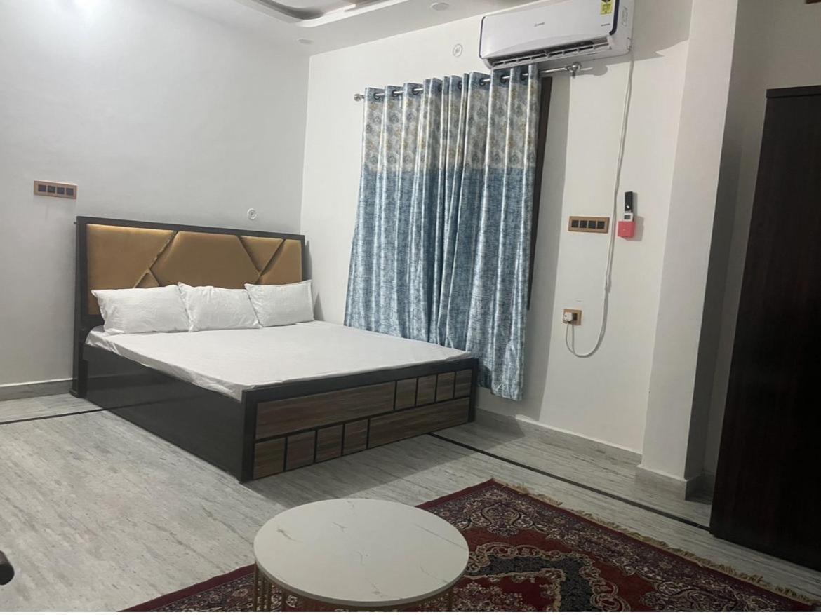 Shri Ram International Home Stay Ayodhya المظهر الخارجي الصورة